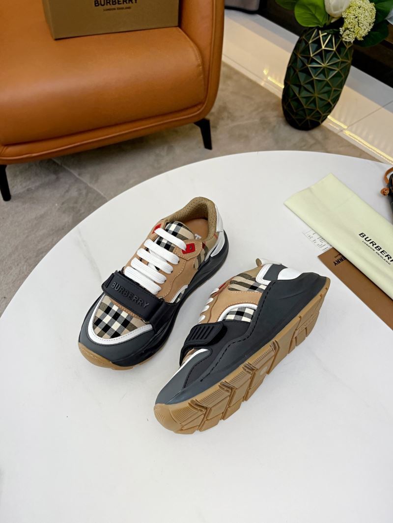 Burberry Low Shoes